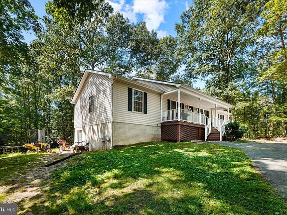 3rd image of 7462 Buchanan Dr