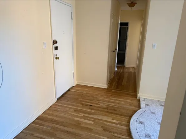 2546 East 13th Street image 7 of 24