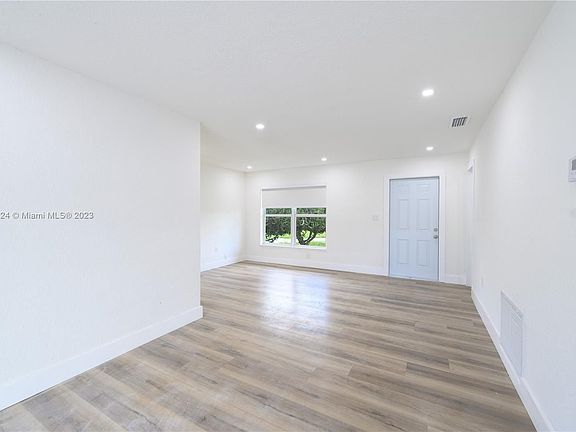 4th image of 3217 NW 202nd Ln #1