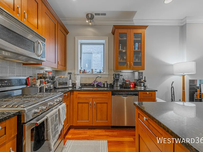 1924 W Diversey Pkwy #2-E — Photo 2
