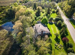 6708 Strawberry Lake Rd, Whitmore Lake, MI 48189