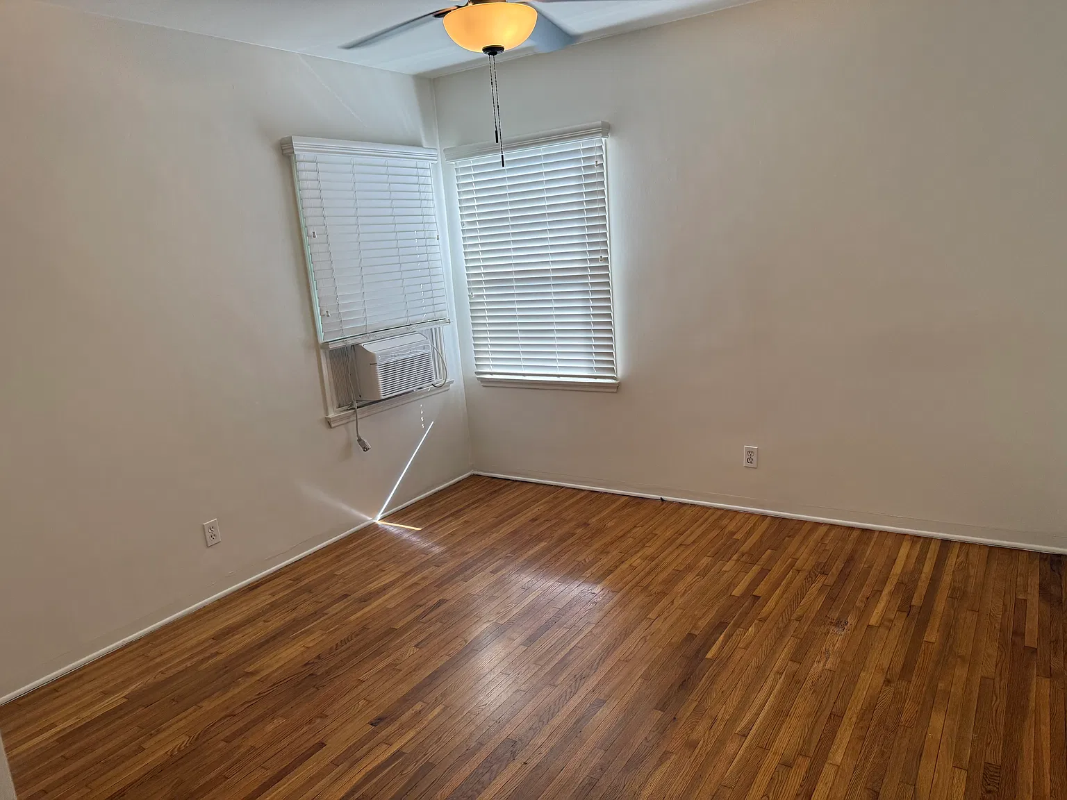 1 bed, 701 sqft, $2,350 — Photo 4