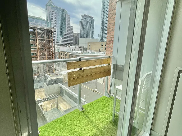 21 Nelson St #608 — Photo 14