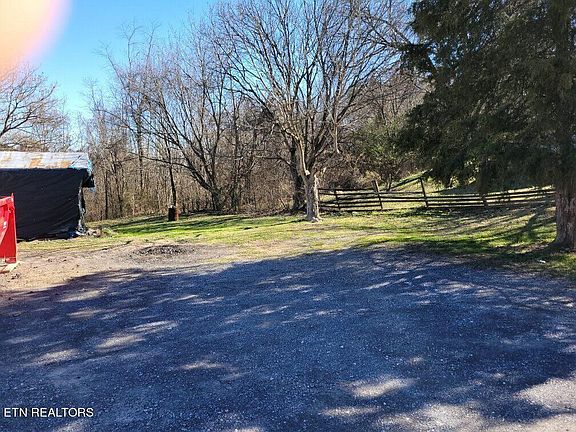 2nd image of 4051 Old Highway 25e
