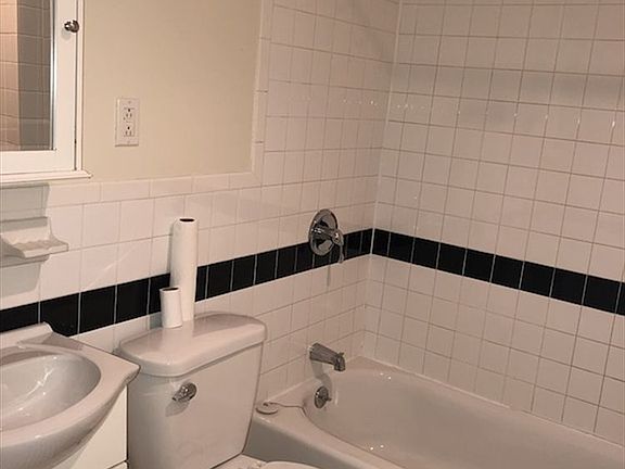 5th image of 434 Lafayette Ave #3