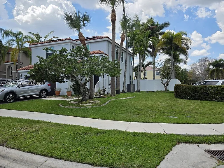 680 NW 159th Ave — Photo 16