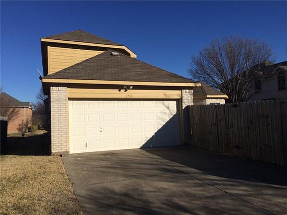 4th image of 1753 Plum Creek Dr
