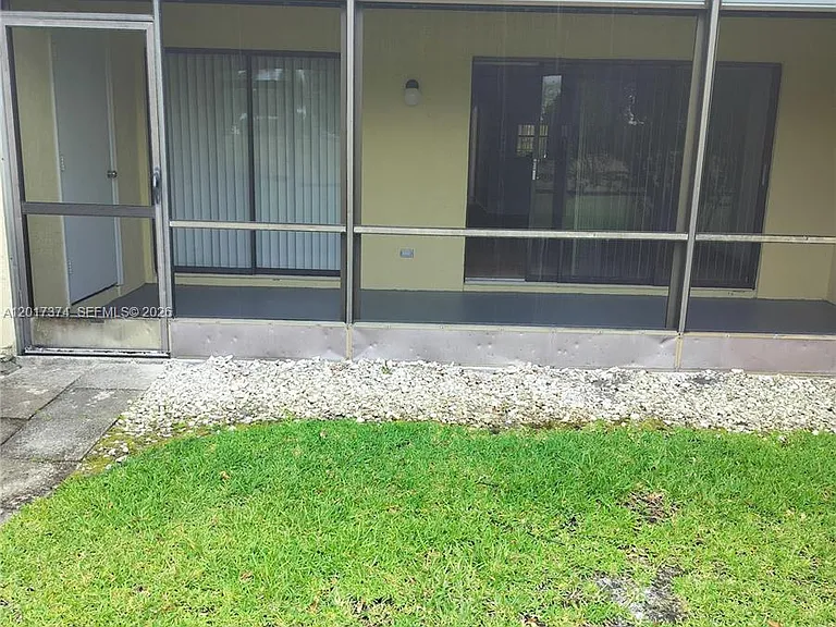 1001 Keystone Dr #F — Photo 11