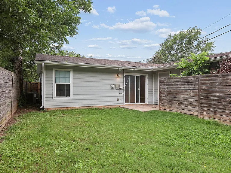 2308 Devonshire Dr #A — Photo 15