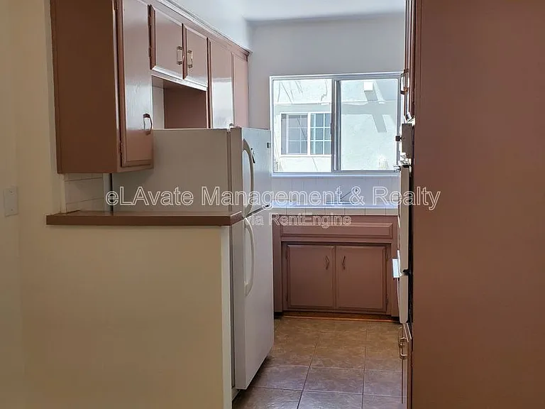 1005 N Curson Ave #5 — Photo 3