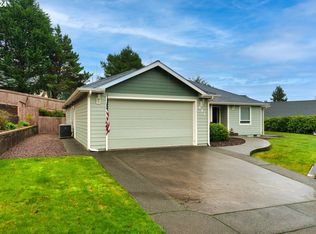 951 Timberline Dr, Brookings, OR 97415