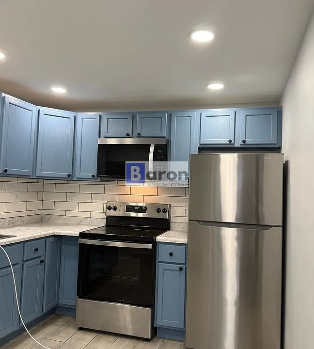 1187 Simmons Ave #4