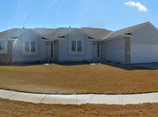 3325 Woods Dr, Fremont, NE 68025