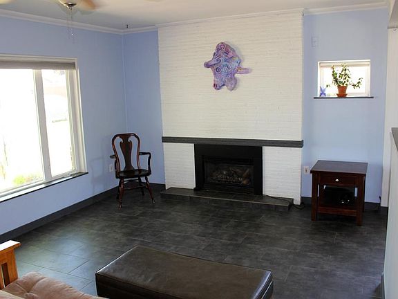 3rd image of 415 White St