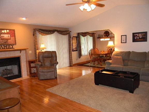 2nd image of 4371 Rockaway Ct