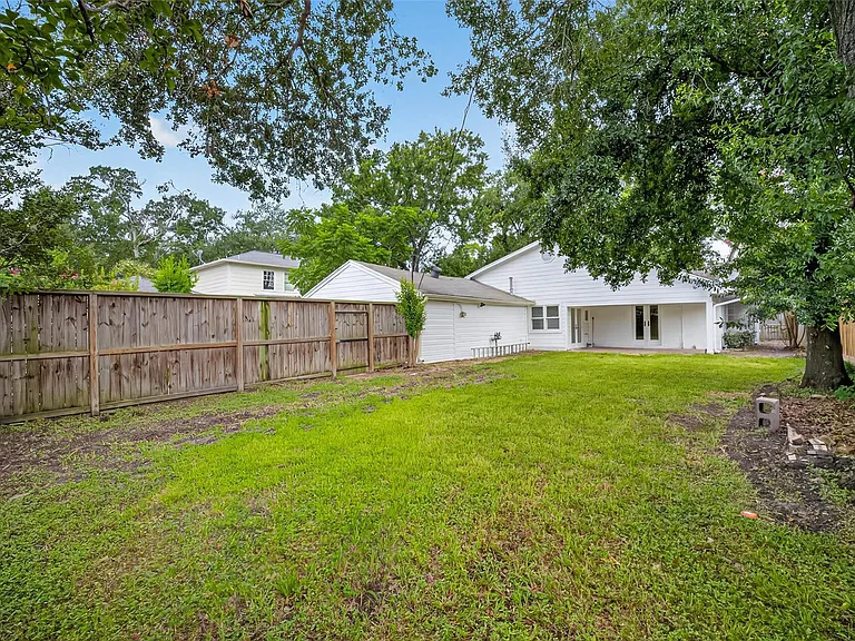 3731 Drake St — Photo 36