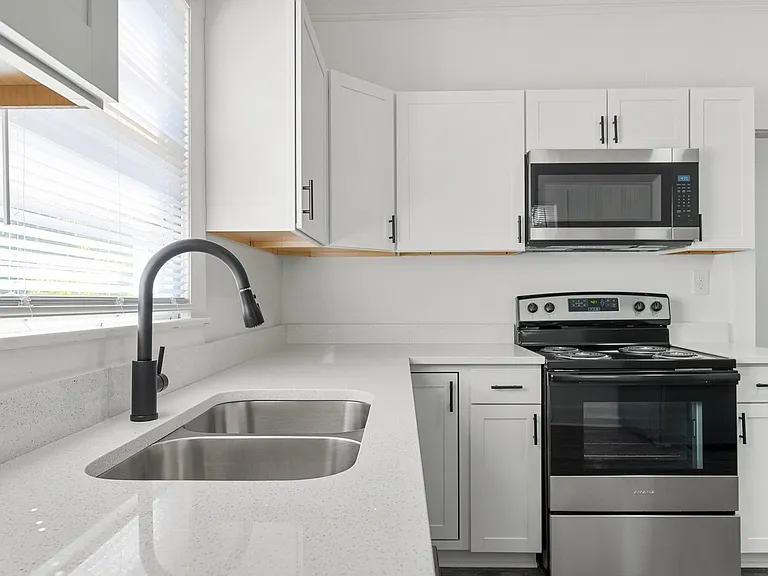 503 Hayes St — Photo 1
