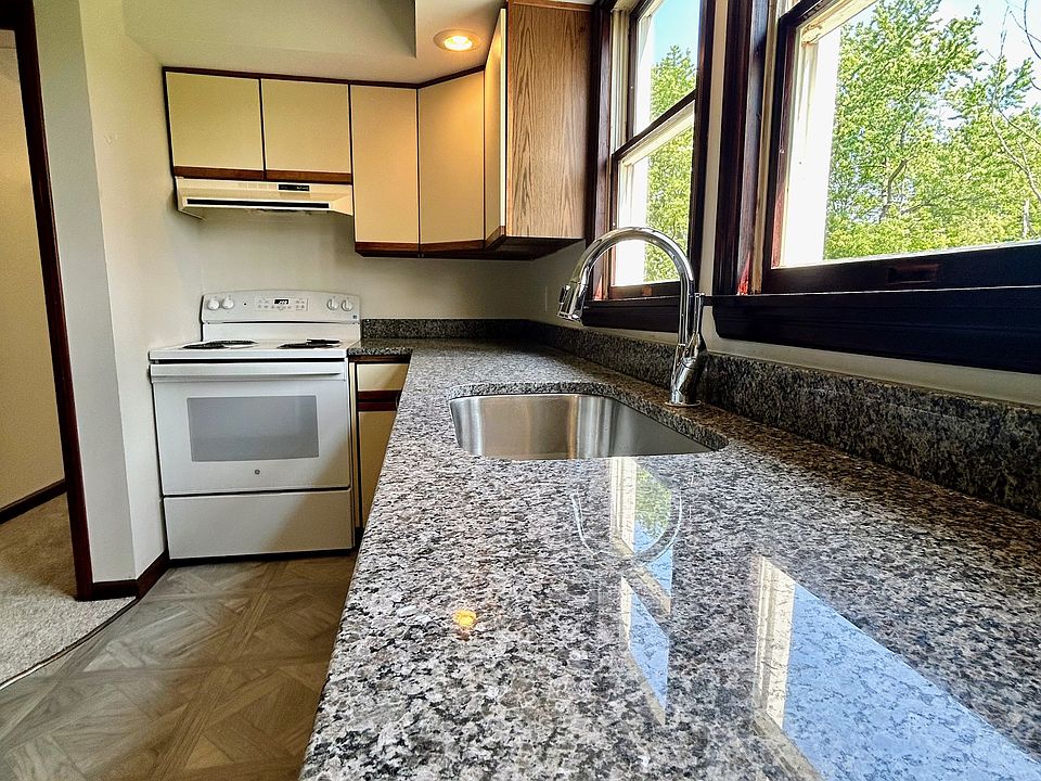 1st image of 121 Rushbrook Rd #2
