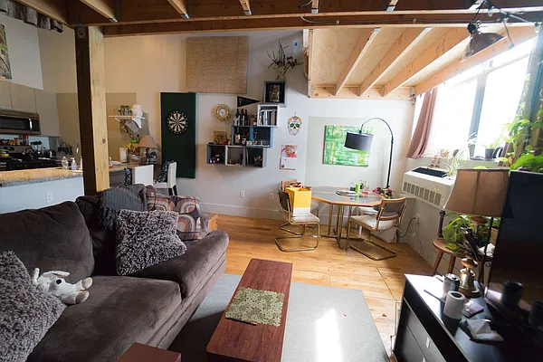 Rented by Manhattan Management LLC | media 26