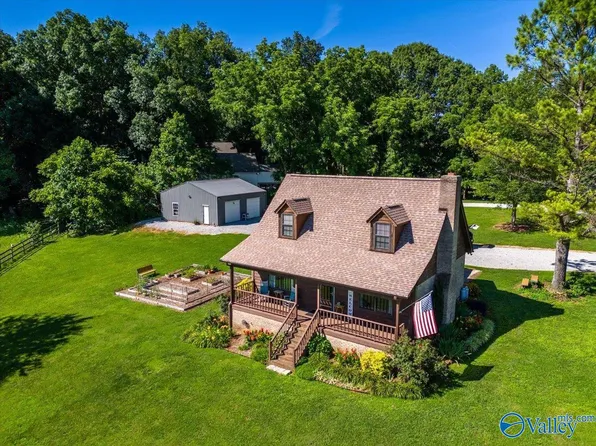 1253D County Lake Rd, New Market, AL 35761