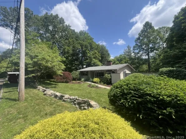 12 Fox Road, Trumbull, CT 06611