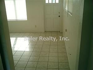 Livingroom Fr Kitchen