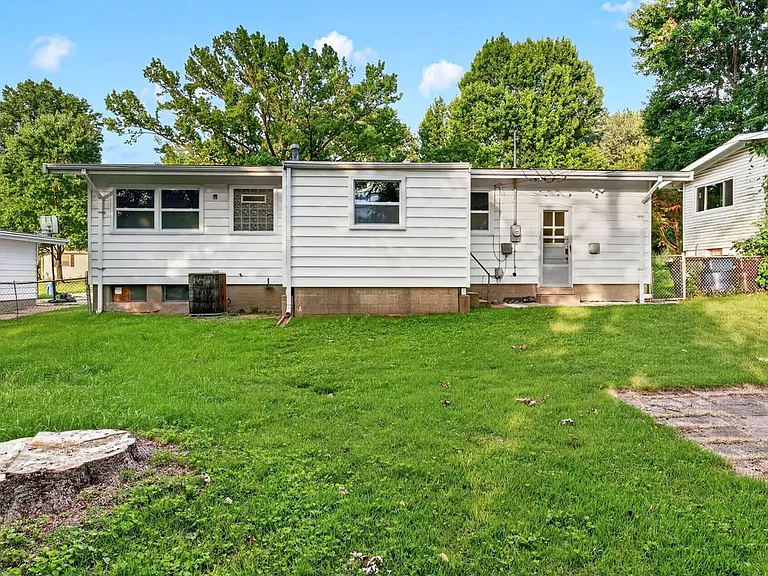 9219 Ellison Dr — Photo 4
