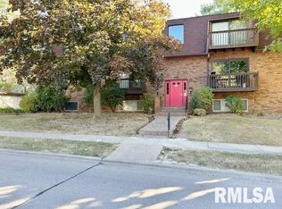 3124 4th St APT 7, Moline, IL 61265