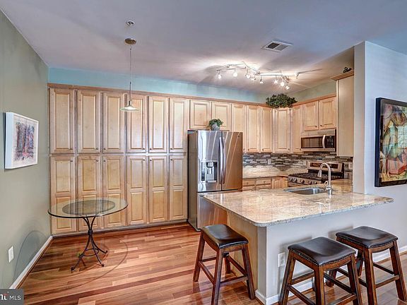 3rd image of 20234 Portsmouth Blvd #501