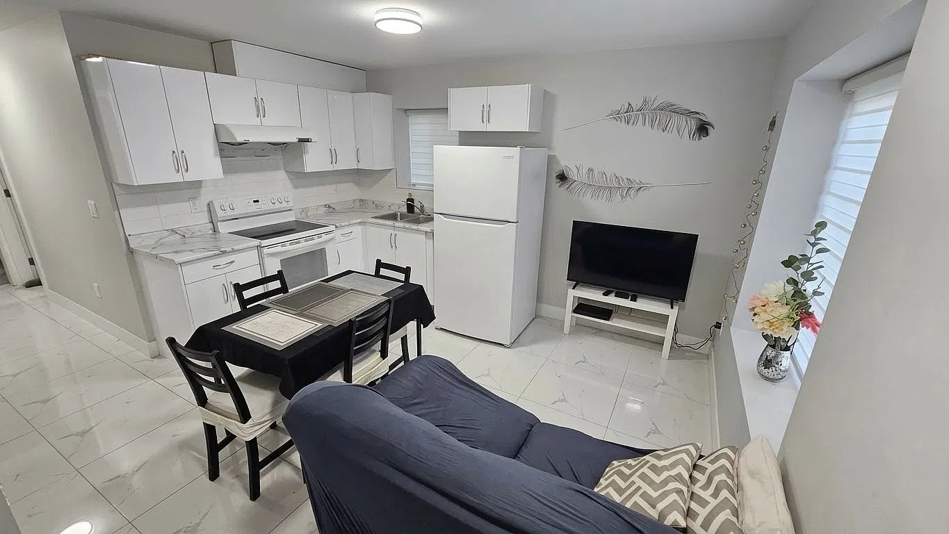 2 bed, $1,300 — Photo 1