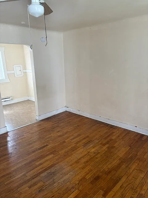 Studio, 400 sqft, $650 — Photo 2