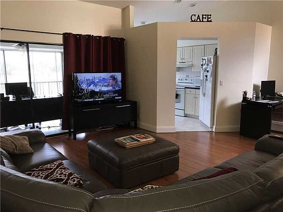 5th image of 3234 Laurel Oaks Ln