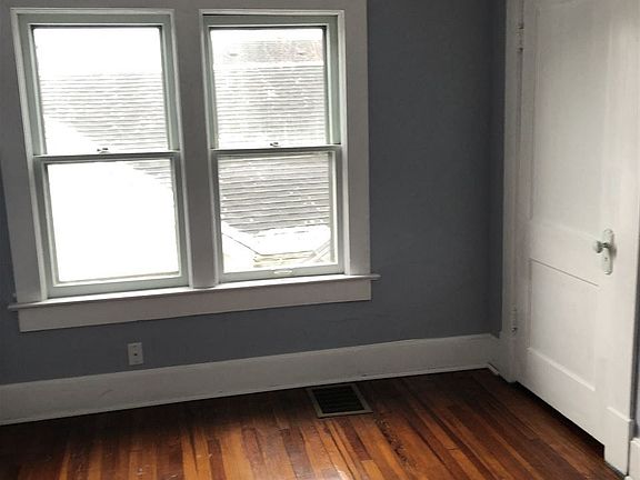 4th image of 945 S 25th St