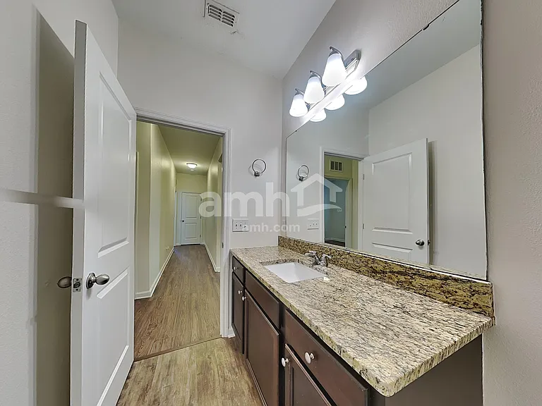 4878 Saint James Ln — Photo 15