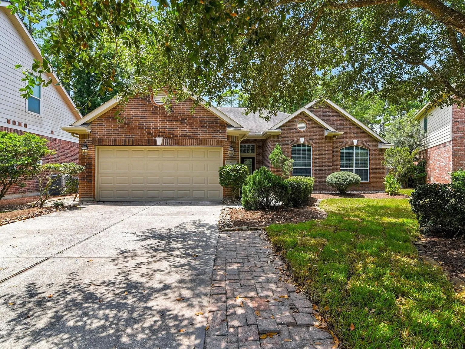 4 bed, 2.0 bath, 2506 sqft, $3,100 — Photo 2