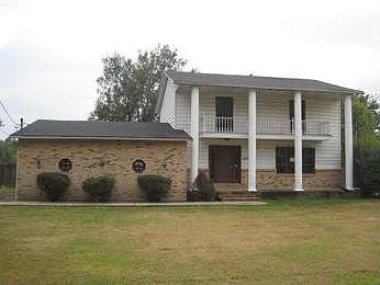 4040 Central Ln photo 1