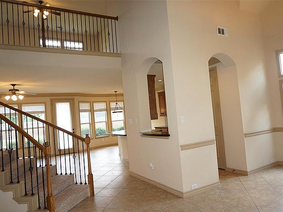4th image of 11466 Luxembourg Ln