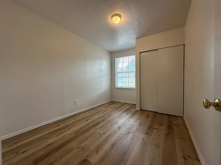 1407 Arthur St #1-3 — Photo 8