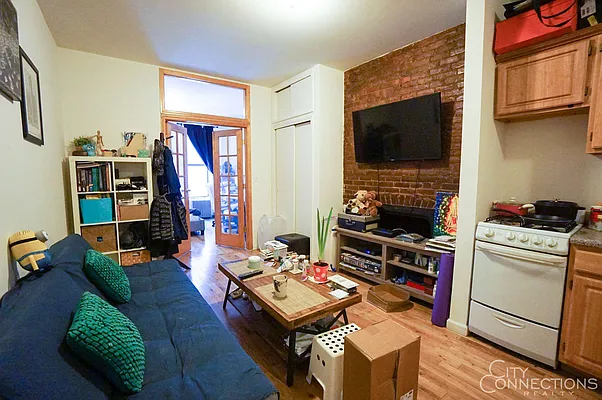 Rented by City Connections Realty | media 11