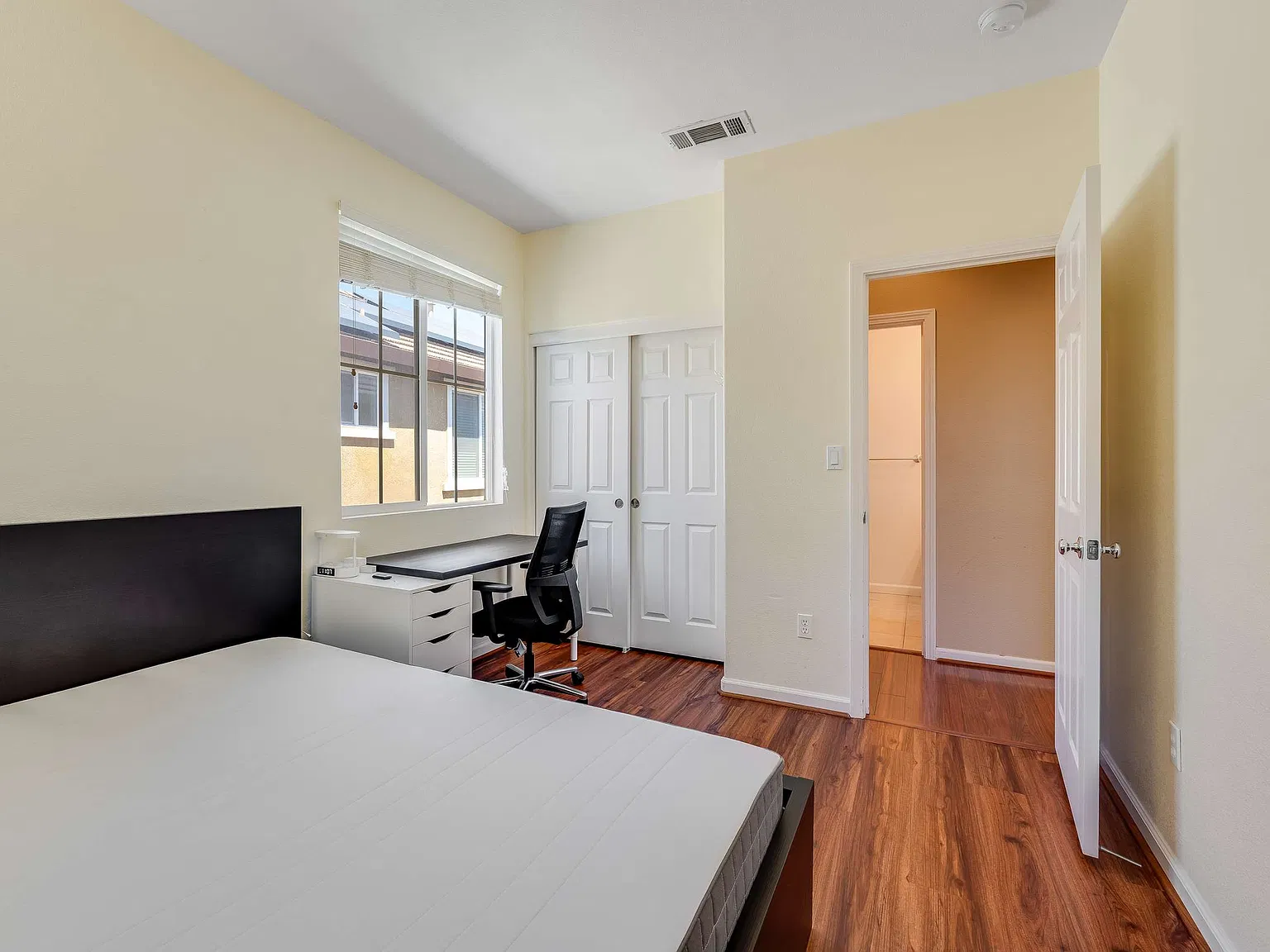 3 bed, 2.5 bath, 1802 sqft, $3,500 — Photo 3