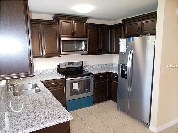 3rd image of 806 Nelson Dr