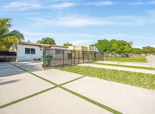 911 Sharar Ave #1, Opa Locka, FL 33054