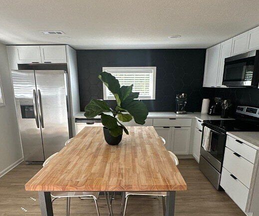 4th image of 505 NW Holly Ln