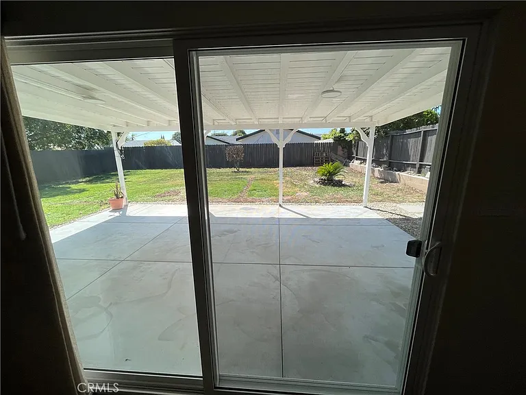 525 Twilight St — Photo 32