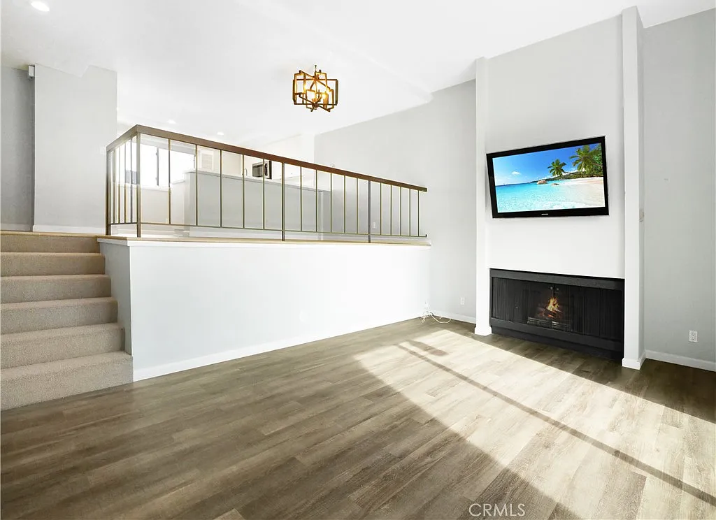 3 bed, 1494 sqft, $6,800 — Photo 4