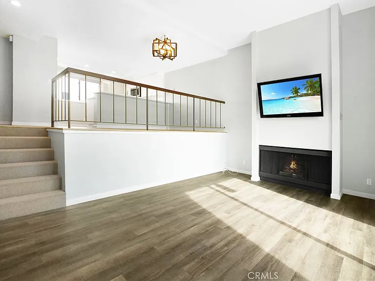 405 2nd St — Photo 4