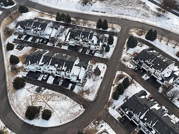 3rd image of 6764 Meadow Grass Ln S