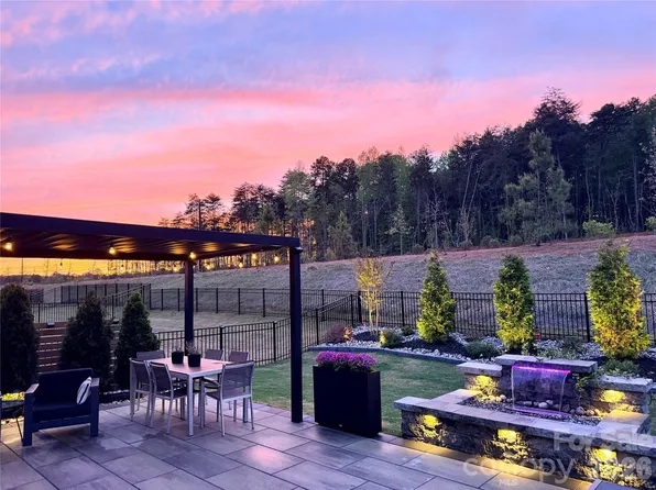 5212 Glenwalk Dr, Charlotte, NC 28269