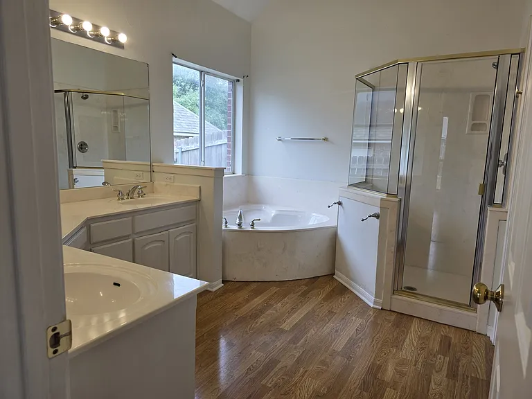 2512 Wilshire Dr — Photo 7