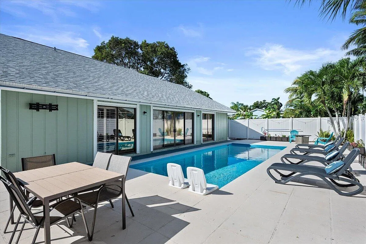 3 bed, 2.0 bath, 1551 sqft, $4,500 — Photo 1